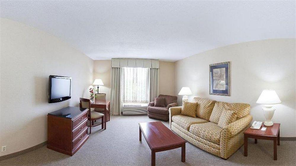 Holiday Inn Little Rock-Airport-Conference Center By Ihg Exterior photo